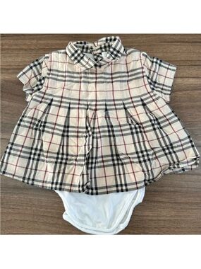 LIKE NEW Burberry Beige and Black Check Baby Dress Size 0-3 Months $395